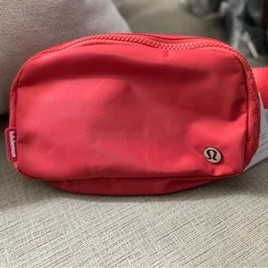 NWT Lululemon Everywhere Belt Bag - Pale Raspberry